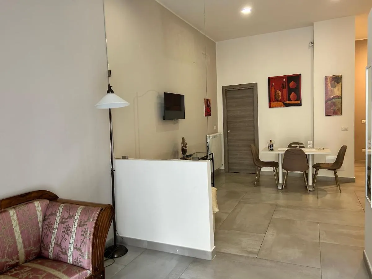 Questo Rinascimento Casa Brigitte Naples 0*,