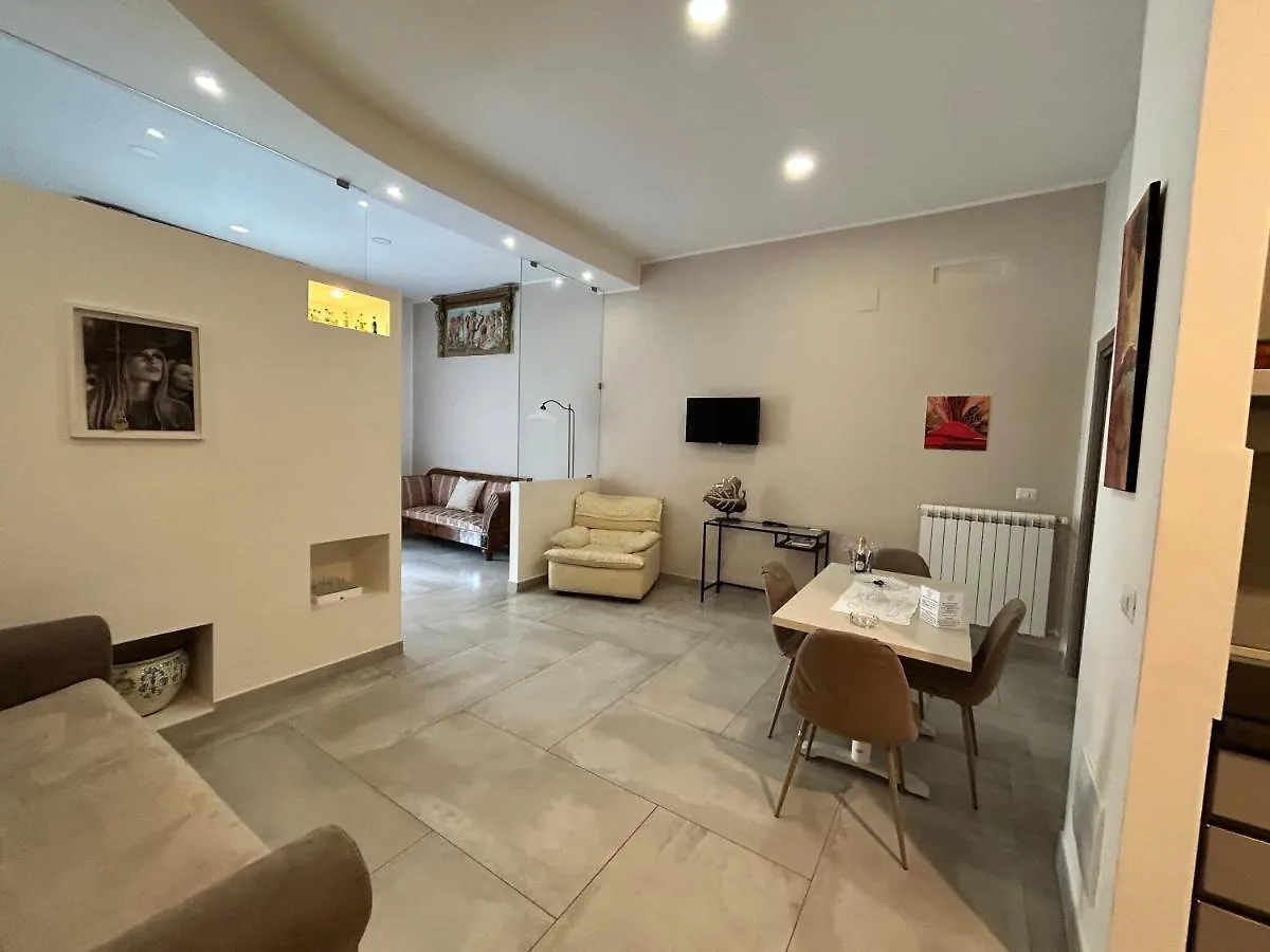 Questo Rinascimento Casa Brigitte Naples Holiday home