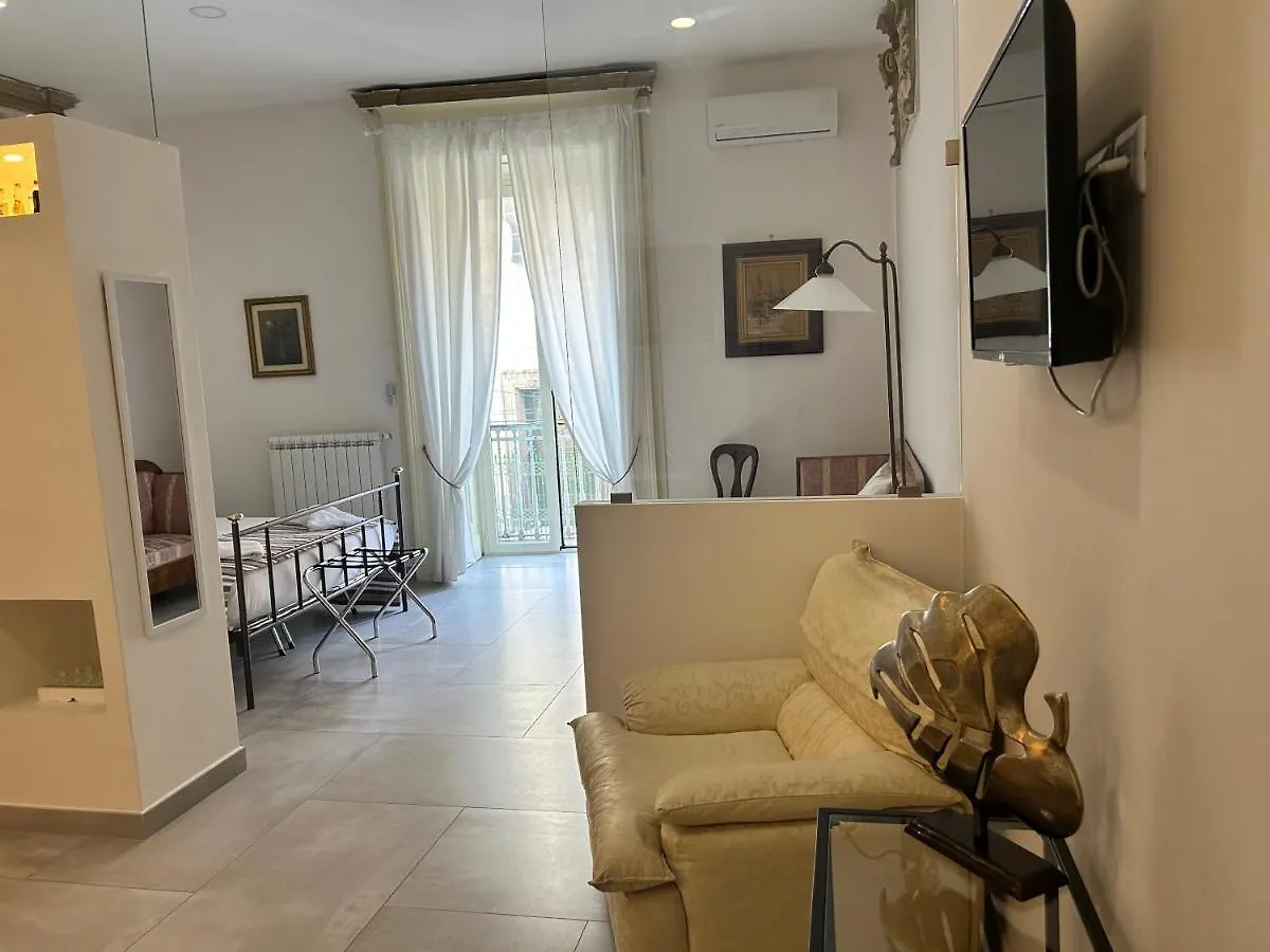 Questo Rinascimento Casa Brigitte Naples 0*,
